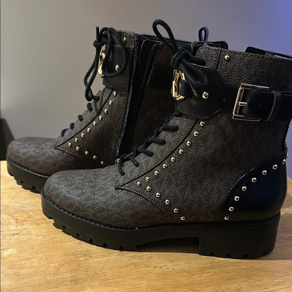 Kincaid Logo Studded Combat Boot - Picture 1 of 8